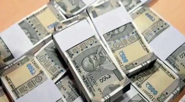 500 rs note bundles indian currency