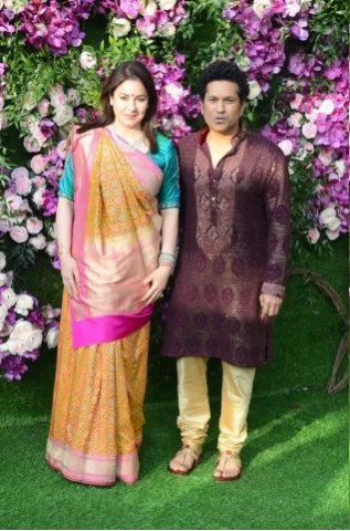 Sachin Tendulkar At mukesh ambanis son wedding