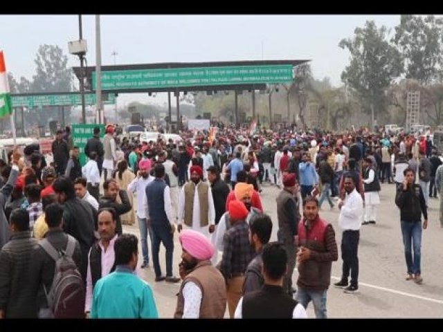 ladhowal ludhiana toll plaza shut by congress