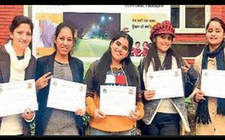 students-of-ramgarhia-girls-college-took-second-prize-in-graffiti-competition