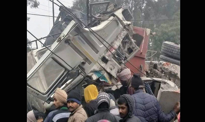 a youngster died in ludhiana in accident with cement truck