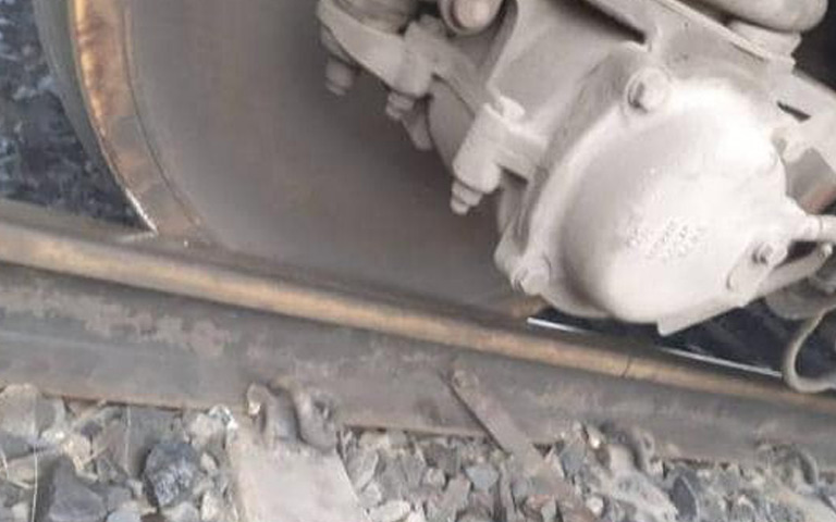 cuttack-train-accident-lokmanya-tilak-express-derail-due-to-fog