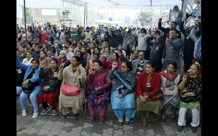 ludhiana-bank-employee-strike-and-protest-against-pm-modi