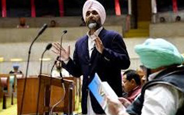manpreet-badal-announces-for-government-employees-salary