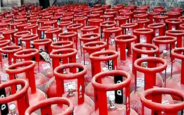 govt-to-provide-free-gas-cylinder-for-3-months