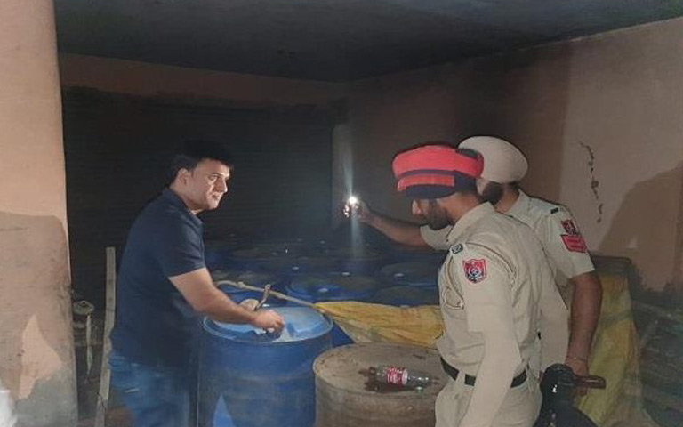 illegal-liquor-recovered-in-patiala-by-police