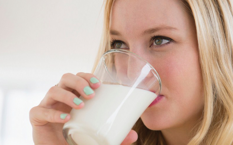 side-effects-of-drinking-raw-milk