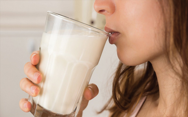 side-effects-of-drinking-raw-milk