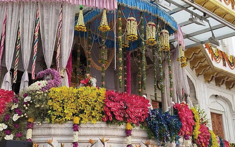 sri-harmandir-sahib-prakash-purab-amritsar-flowers-decorations-guru-granth-sahib-prakash-purab-nagar-kirtan