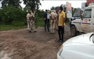 in-gurdaspur-carjacking-two-unidentified-took-away-car-on-gun-point