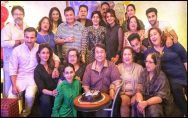 Karisma-Kapoor-shares-pic-with-family,-misses-sister-Kareena-Kapoor