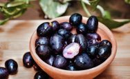 5-Amazing-Benefits-of-Eating-jamun
