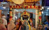 Beautiful-decoration-of-flowers-performed-at-Gurdwara-Guru-k-Mahal-on-the-occasion-of-400-years-of-Prakash-Purab-of-the-ninth-King