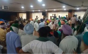 Farmers-protest-in-bathinda-dc-office